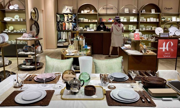 피숀 매장 전경/사진=신세계백화점