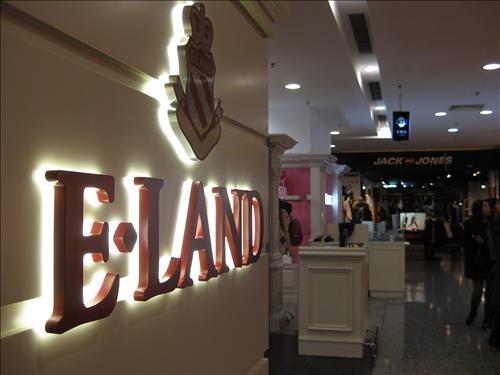 상하이 빠바이반 백화점에 입점한 이랜드 액세서리 매장[사진=연합뉴스]