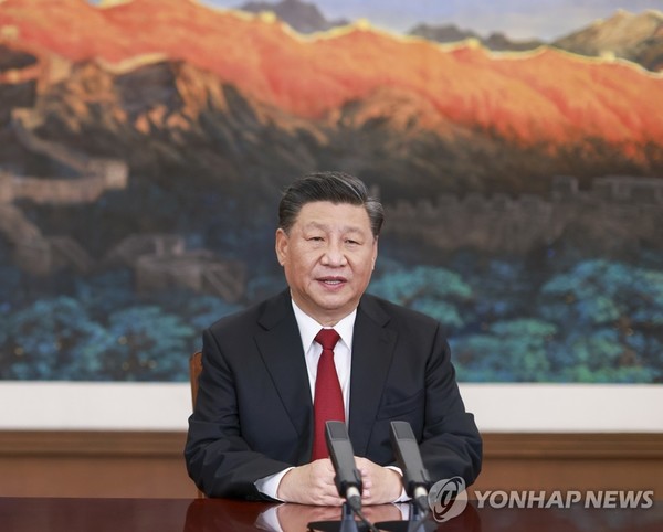 19일 베이징에서 '아시아태평양경제협력체(APEC) 최고경영자(CEO) 대화'에 참석해 화상으로 연설을 하고 있는 시진핑 중국 국가주석. [사진=신화·연합뉴스]