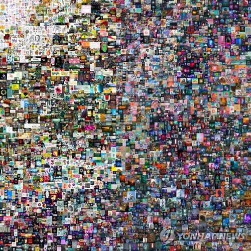 '비플'(Beeple)로 알려진 미국 그래픽디자이너 마이크 윈켈만의 디지털 콜라주 '매일: 첫 5000일'(Everydays: The First 5,000 Days). 이 작품의 파일이 지난 3월 크리스티 경매에서 6930만달러(약 783억원)에 낙찰되면서 NFT(Non fungible Token·대체불가능 토큰)에 대한 관심이 고조됐다./사진=AP연합뉴스