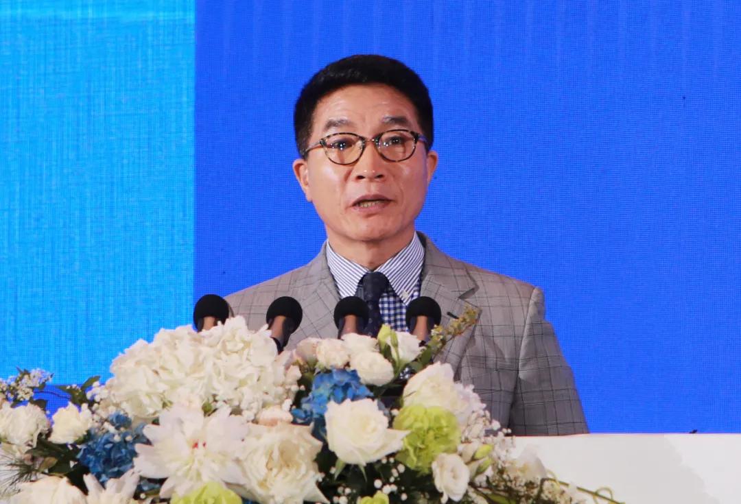 지난 17일 오전 중국 상하이 푸동 지아리호텔에서 열린 '2021 지닝시-장삼각(長三角) 고품질 개발 협력 회의'에서 축사하는 고희석 CJ그룹 중국 본사 대외협력담당 부사장 /사진=지닝시