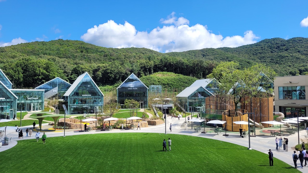 10일 정식 개장하는 경기도 의왕시 학의동에 있는 롯데 프리미엄 아울렛 '타임빌라스' /사진=김미영 기자