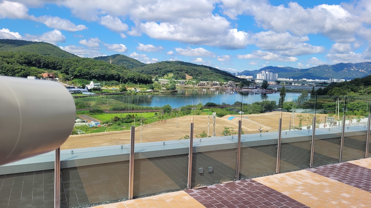 10일 정식 개장하는 경기도 의왕시 학의동에 있는 롯데 프리미엄 아울렛 '타임빌라스' /사진=김미영 기자