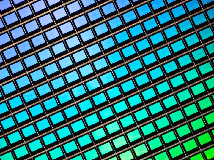 초미세 공정으로 만들어진 반도체. /사진=삼성전자