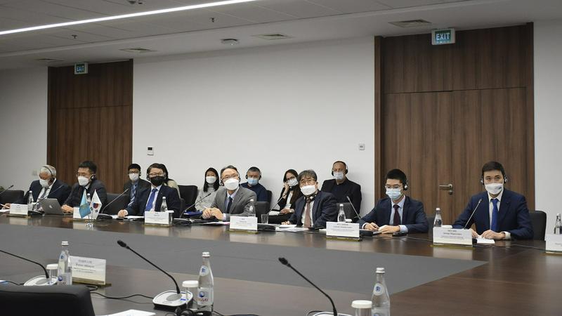 지난 5일 온라인으로 진행된 한국과 카자흐스탄의 경제협력 워킹그룹 회의에 참가한 한국 기업 관계자들. /사진=카자흐스탄 부총리실