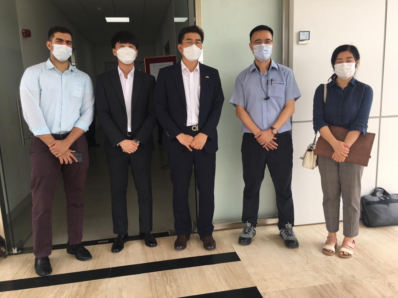 최근 인도 남동부 첸나이 지역을 탐방한 주인도한국대사관과 코트라 관계자. /사진=인도투자진흥원 트위터