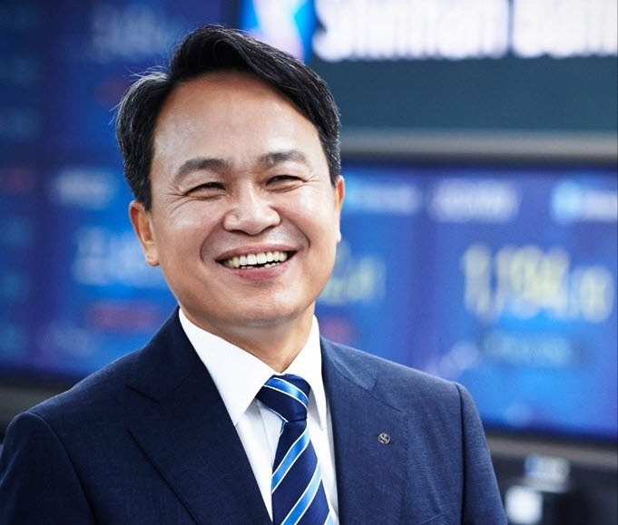차기 신한금융지주 회장으로 내정된 진옥동 신한은행장 / 사진=연합뉴스
