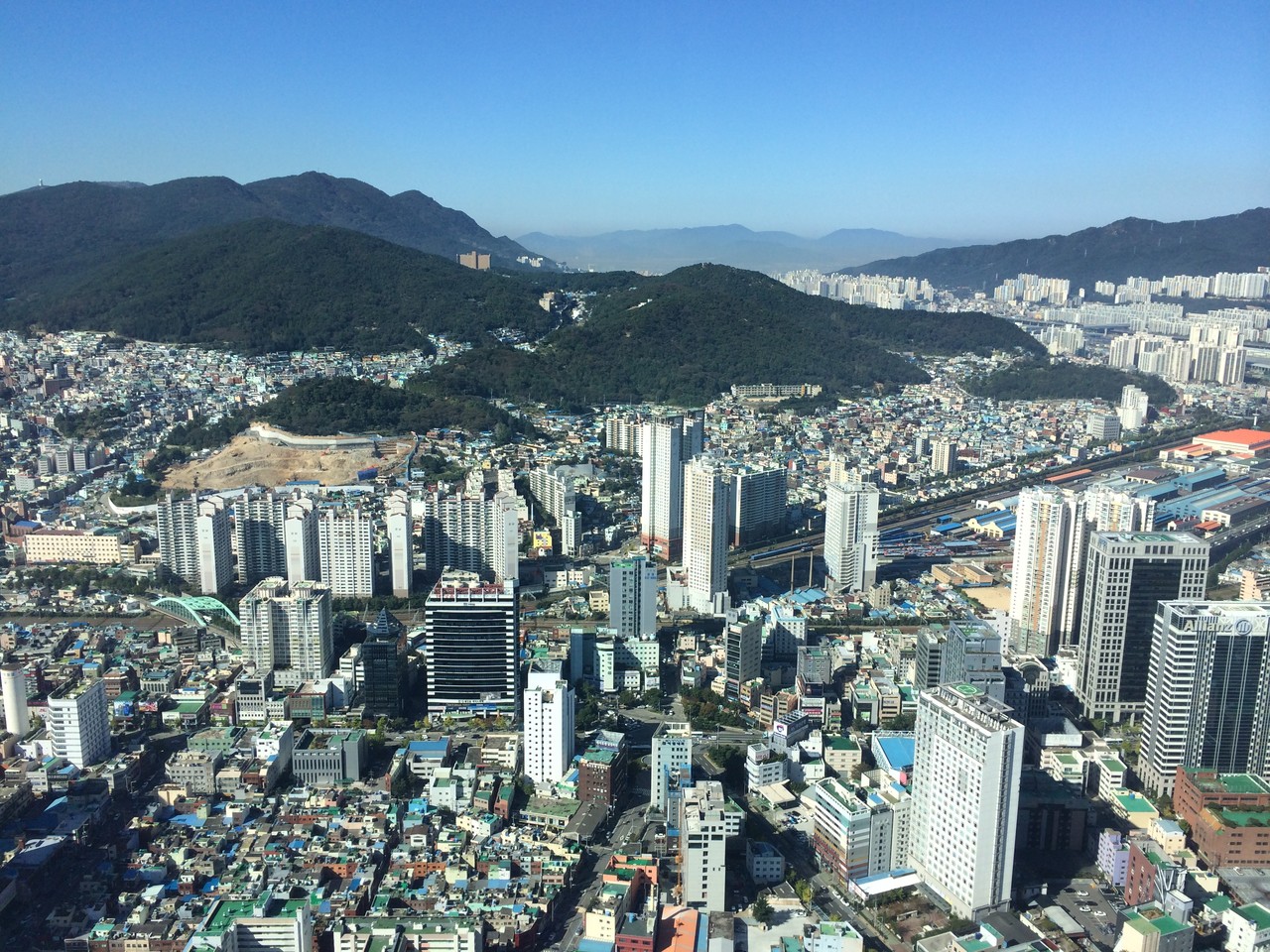 산업은행 본사 부지로 낙점된 부산 BIFC에서 바라본 외부풍경. /사진=강현창기자