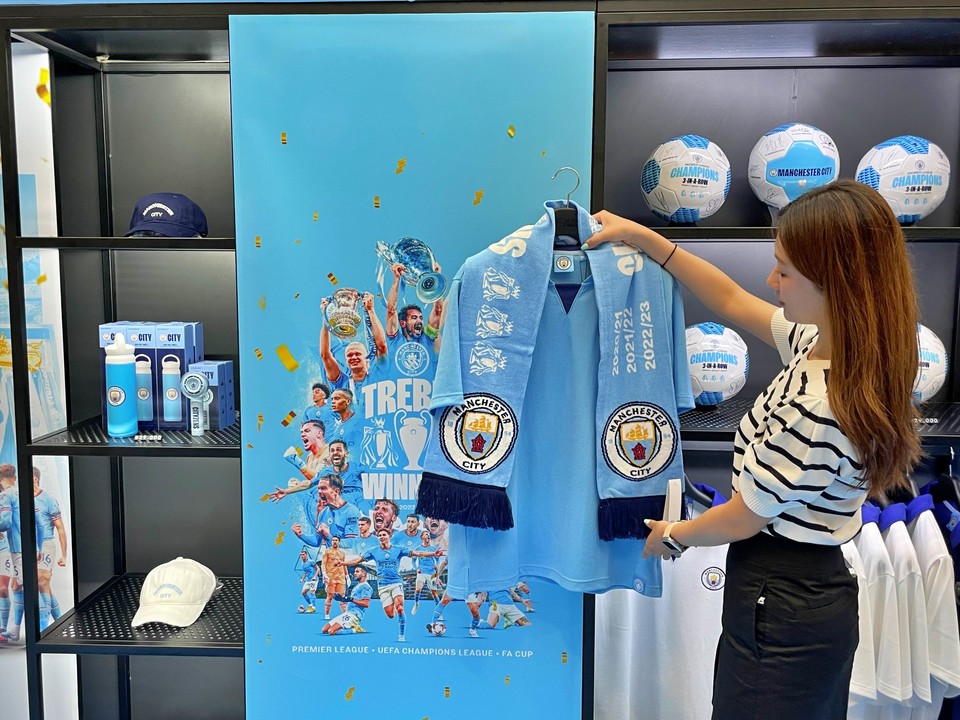 롯데프리미엄아울렛 타임빌라스에 열린 풋볼 스탠다드 팝업스토어. / 사진=롯데아울렛