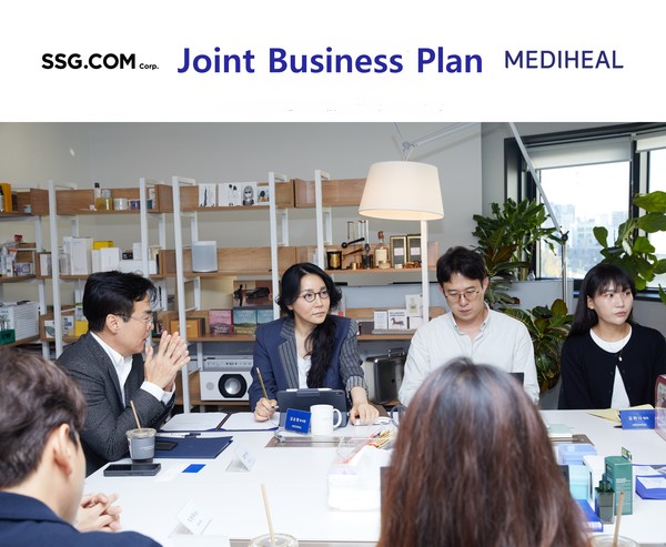 (왼쪽부터) SSG닷컴 김현수 라이프스타일2담당, 메디힐 김순원 부사장, 메디힐 홍진석 이사, 메디힐 김한나 대리 / 사진=SSG닷컴