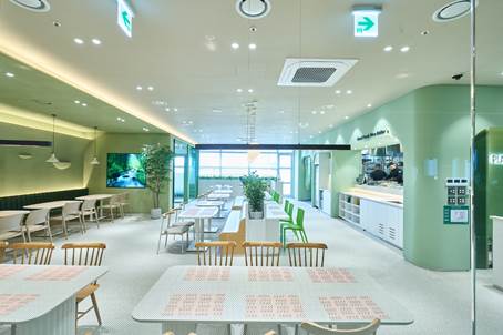 서울 용산구 아이파크몰 내에 위치한 플랜튜드 용산점 내부 전경 /사진=풀무원푸드앤컬처