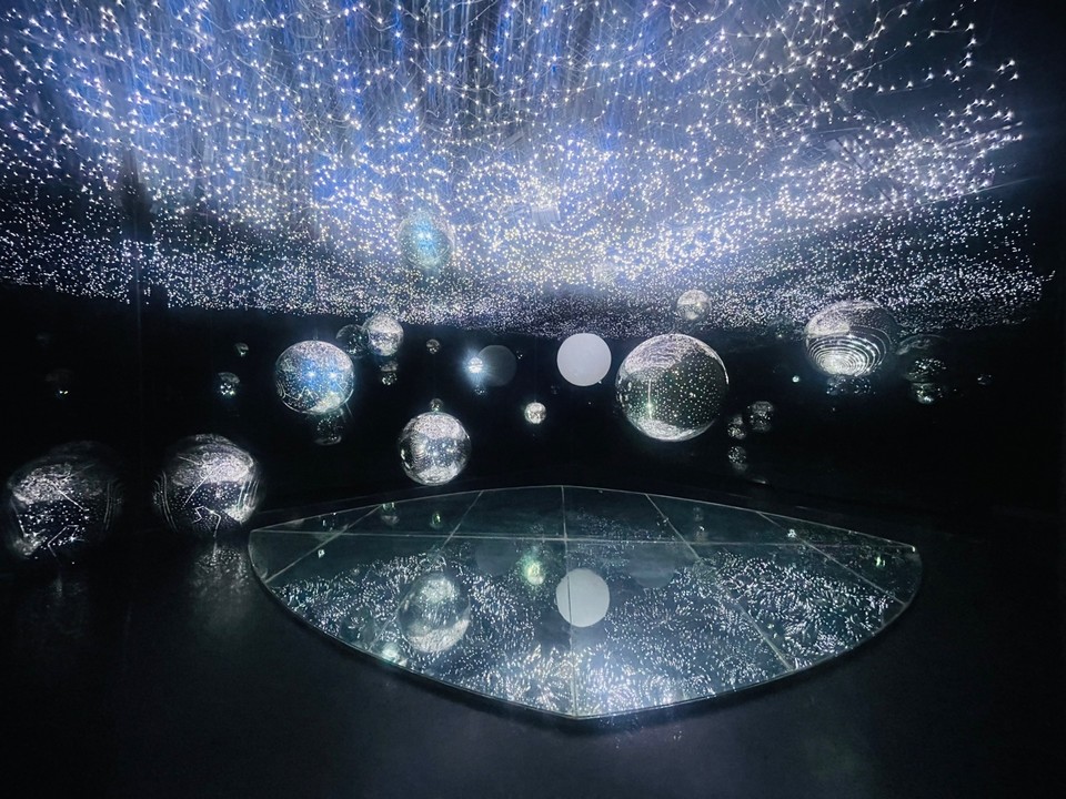 미국 항공우주국(NASA)에서 보내온 수 데이터를 통해 우주의 아름다움을 표현한 'Space 0' 작가의 'Eternal Light'(이터널 라이트) 작품. / 사진=광주시립미술관