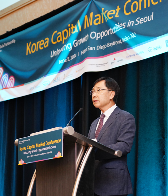 민홍기 한국거래소 코스닥시장위원장이 5일 오후 5시(현지시간) 미국 샌디에이고에서 개최된 '2024 Korea Capital Market Conference'에서 인사말을 하고 있다. /사진=한국거래소