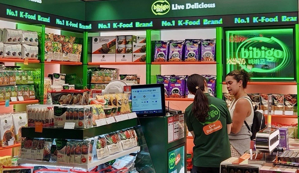 인천공항 제1여객터미널 신세계면세점에 오픈한 CJ제일제당의 비비고 단독매장 / 사진=CJ제일제당