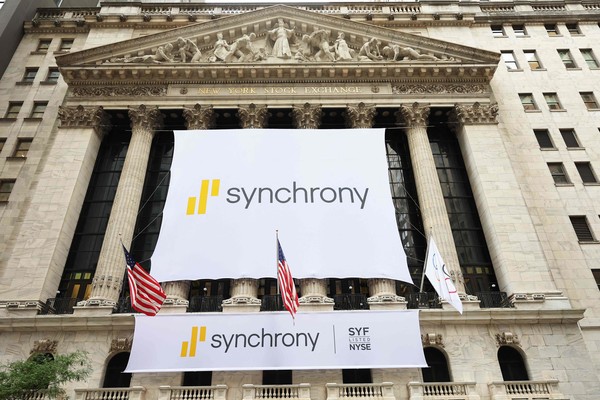 시장은 제롬 파월 미 연방준비제도 의장의 금리인하 결정을 학수고대하고 있다. 사진은 뉴욕증권거래소. / 사진=AFP연합뉴스