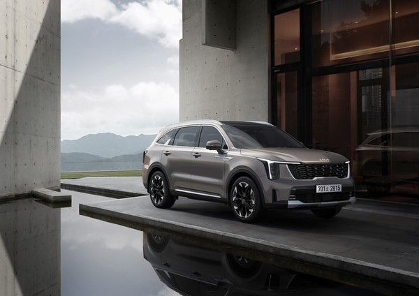 기아는 2일 연식 변경 모델인 'The 2025 쏘렌토'를 출시하고 본격적인 판매에 돌입했다./사진=현대차·기아