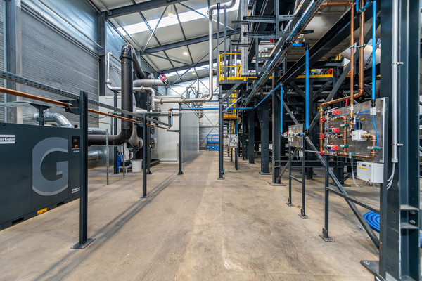 SK에코플랜트의 자회사 SK테스가 네덜란드 로테르담에 폐배터리 재활용 전처리 공장을 준공했다.  SK테스 로테르담 공장 내부 전경의 모습./사진=SK에코플랜트