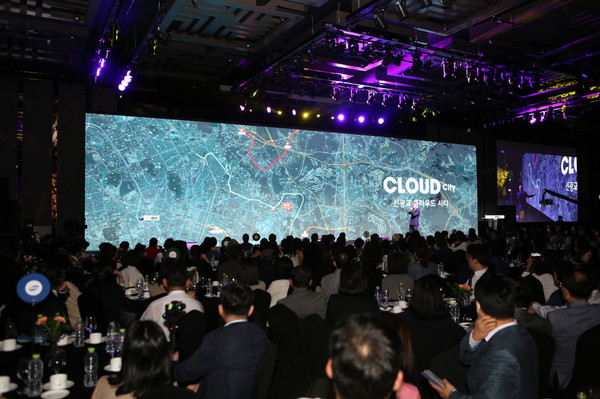 지난 17일 서울 강남 인터컨디넨탈 파르나스호엘에서 열린 신광교 클라우드 시티 사업설명회에 약 1300여 명 이상이 참석해 성황을 이뤘다./사진=현대엔지니어링