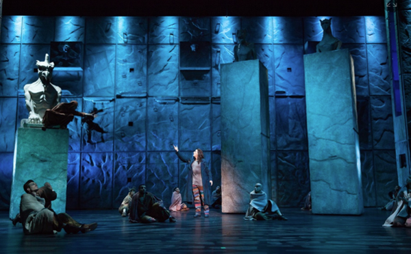 노트르담 드 파리, 대성당의 시대 장면 / 자료=구글