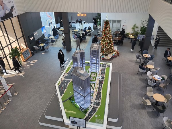 경기도 용인시 기흥구 신광교 클라우드 시티 모델하우스에 설치된 단지 모형도. /사진=박성대 기자