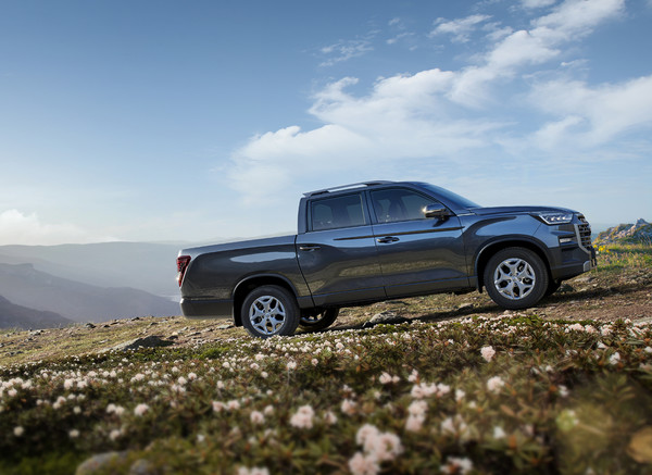 KGM이 '2025 렉스턴' 라인업과 온라인 전용 스페셜 에디션을 함께 선보인다. 2025 렉스턴 스포츠&칸./사진=KGM