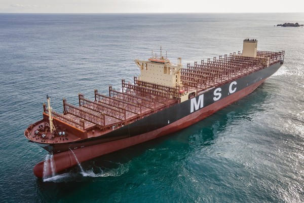 HD한국조선해양이 지난해 건조해 인도한 초대형 LNG 이중연료추진 컨테이너 운반선의 시운전 모습. /사진=HD한국조선해양