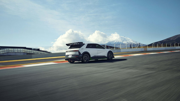 현대자동차는 오는 21일부터 '아이오닉 5N DK 에디션 리미티드 패키지' 사전계약에 돌입한다./사진=현대자동차그룹