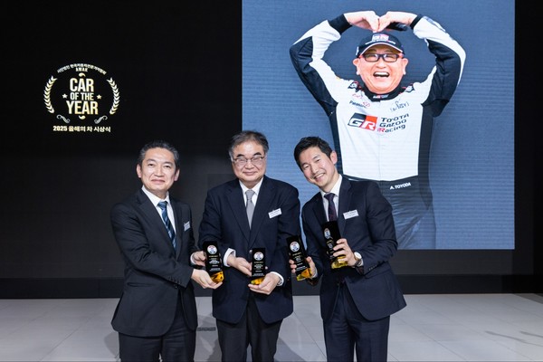한국토요타자동차가 지난 18일 열린 '2025 대한민국 올해의 차'시상식에서 4개 부문 수상의 영광을 안았다./사진=한국토요타자동차