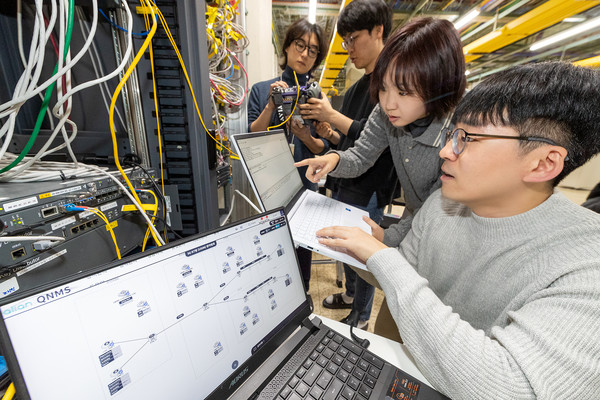 KT가 하이브리드 양자암호통신 네트워크를 국내 최초로 적용했다./사진=KT