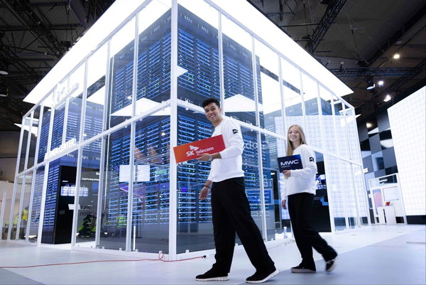 SK텔레콤은 MWC 2025에서 차세대 AI 데이터센터 솔루션과 AI를 접목한 기지국 등을 공개했다. /사진=SK텔레콤