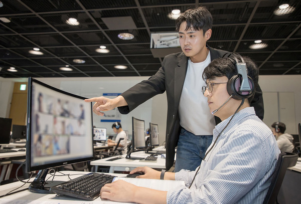 2024년 10월 삼성전자 인재개발원(경기도 용인)에서 삼성전자 감독관이 삼성직무적성검사(GSAT) 응시자를 대상으로 예비 소집을 진행하는 모습. /사진=삼성전자