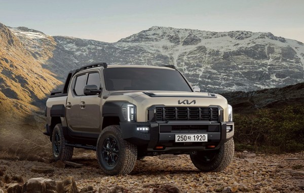 한국타이어의 전천후 SUV 타이어 '다이나프로 AT2 익스트림'을 장착한 기아 '타스만'의 모습./사진=한국타이어