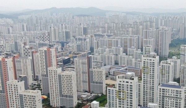 윤석열 전 대통령의 파면으로 6월 조기 대선 국면에 들어서면서 대통령실 세종시 이전과 행정수도 완전 이전에 대한 기대감이 커지며 세종시 부동산도 신고가로 거래되는 등 벌써부터 꿈틀거리는 모양새다. 사진은 세종시 아파트 밀집 지역/사진=연합뉴스