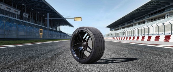 한국타이어가 초고성능 익스트림 슈퍼 스포츠 타이어 '벤투스 에보 Z'를 출시한다./사진=한국타이어