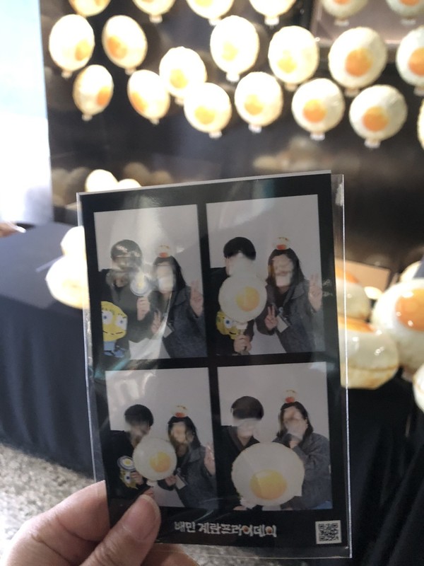 팝업스토어 출구 앞에 마련된 인생네컷 부스에서 사진도 찍을 수 있다. /사진=김현정 기자