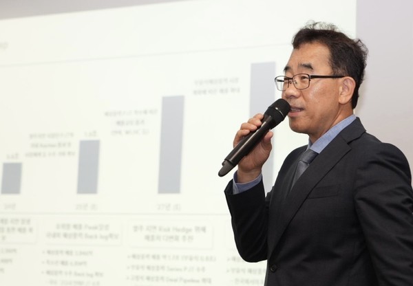 이승철 SK오션플랜트 대표이사가 16일 서울 여의도 미래에셋증권에서 'SK오션플랜트 CEO Analyst Communication Day'(기업설명회)에서 사업계획에 대해 설명하고 있다. /사진=SK오션플랜트