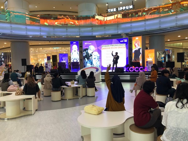 지난 1일(현지시간) 자카르타 롯데몰 1층 라운지에서 6월 오픈하는 웹툰 전문 KY아카데미가 인도네시아 학생들을 대상으로 행사를 진행하고 있다. /사진=김현정 기자 