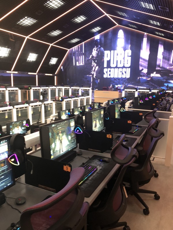 크래프톤의 펍지 스튜디오 내 플레이 아레나 PC방 공간 /사진=김현정 기자