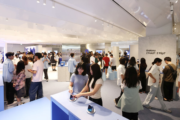 서울 영등포구 더현대 서울에 오픈한 '갤럭시 스튜디오' 전경. /사진=삼성전자