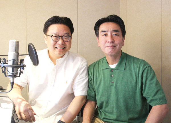 V컬러링 기부 캠페인에 협업한 (왼쪽) 서경덕 교수와 영상 내레이션에 참여한 류승룡 배우./사진=KT