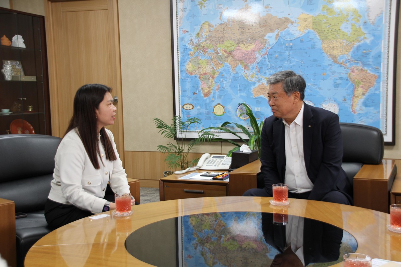 허창언 보험개발원 원장님(오른쪽)과 마유린 수티라타나판 태국 보험감독위원회 총괄자문 / 사진=보험개발원