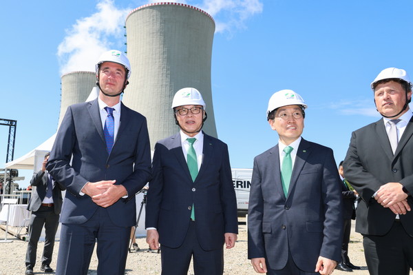 한수원이 8일(현지시간) 체코 두코바니 원전 부지세부조사 착수식을 개최했다. /사진=한수원