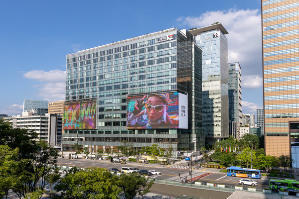 KT 광화문빌딩 웨스트 사옥 'KT 스퀘어' 점등 세리머니 리허설 현장./사진=KT