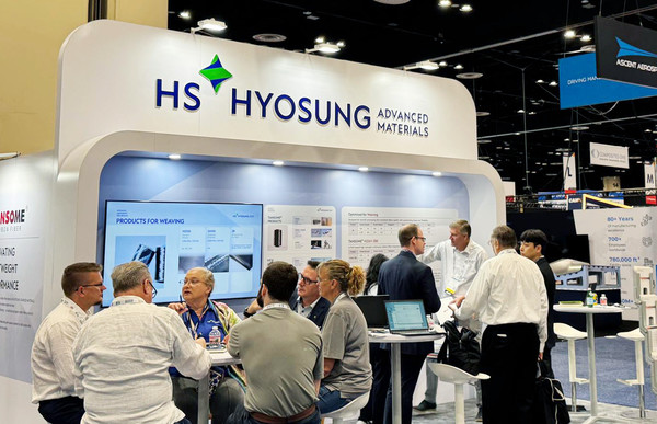 미국 플로리다에서 열리는 'CAMX 2025'에 마련된 HS효성첨단소재 전시 부스의 모습./사진=HS효성첨단소재