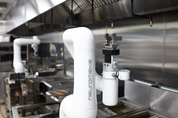 미국 로스앤젤레스(LA)에 리뉴얼 오픈한 교촌치킨 '미드윌셔(Mid-Wilshire)점' 전경미국 로스앤젤레스(LA)에 리뉴얼 오픈한 교촌치킨 '미드윌셔(Mid-Wilshire)점' 전경 /사진=교촌치킨