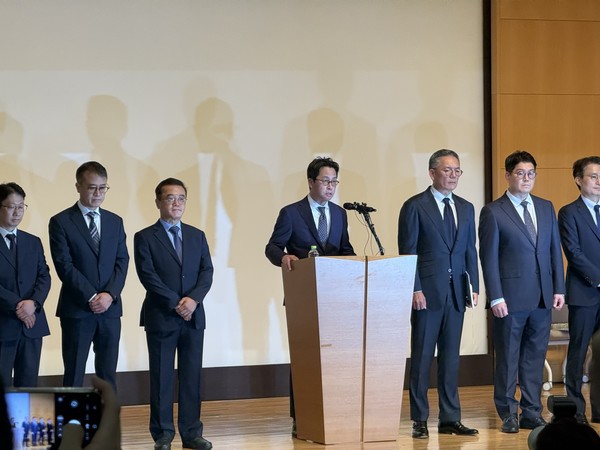 조좌진 롯데카드 대표이사가 18일 서울 중구 부영태평빌딩에서 열린 롯데카드 사이버 침해 관련 언론 브리핑에서 대고객 사과와 함께 사고 경위에 대해 설명하고 있다. / 사진=비즈니스플러스