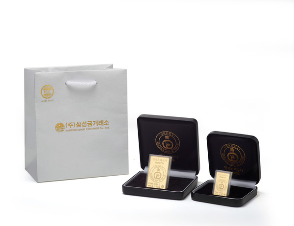 삼성금거래소가 한국조폐공사와 화폐 부산물을 활용한 친환경 쇼핑백을 제작했다./사진=호반그룹