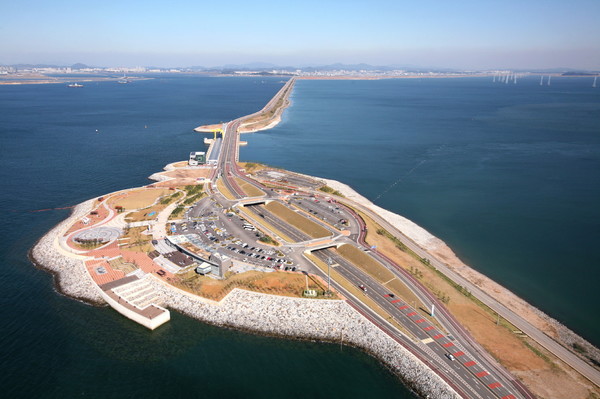 시화조력발전소 전경. /사진=대우건설