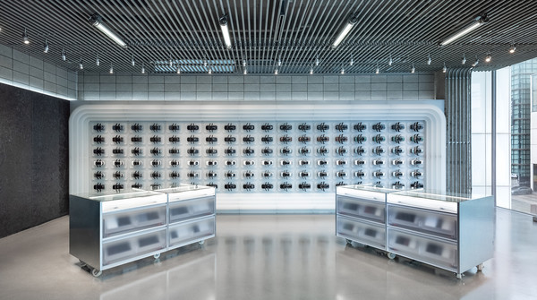 현대 모터스튜디오 서울 4층에 전시된 '다이캐스트 월'./사진=현대자동차그룹