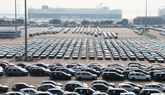 평택항서 선적을 기다리는 자동차. /사진=연합뉴스